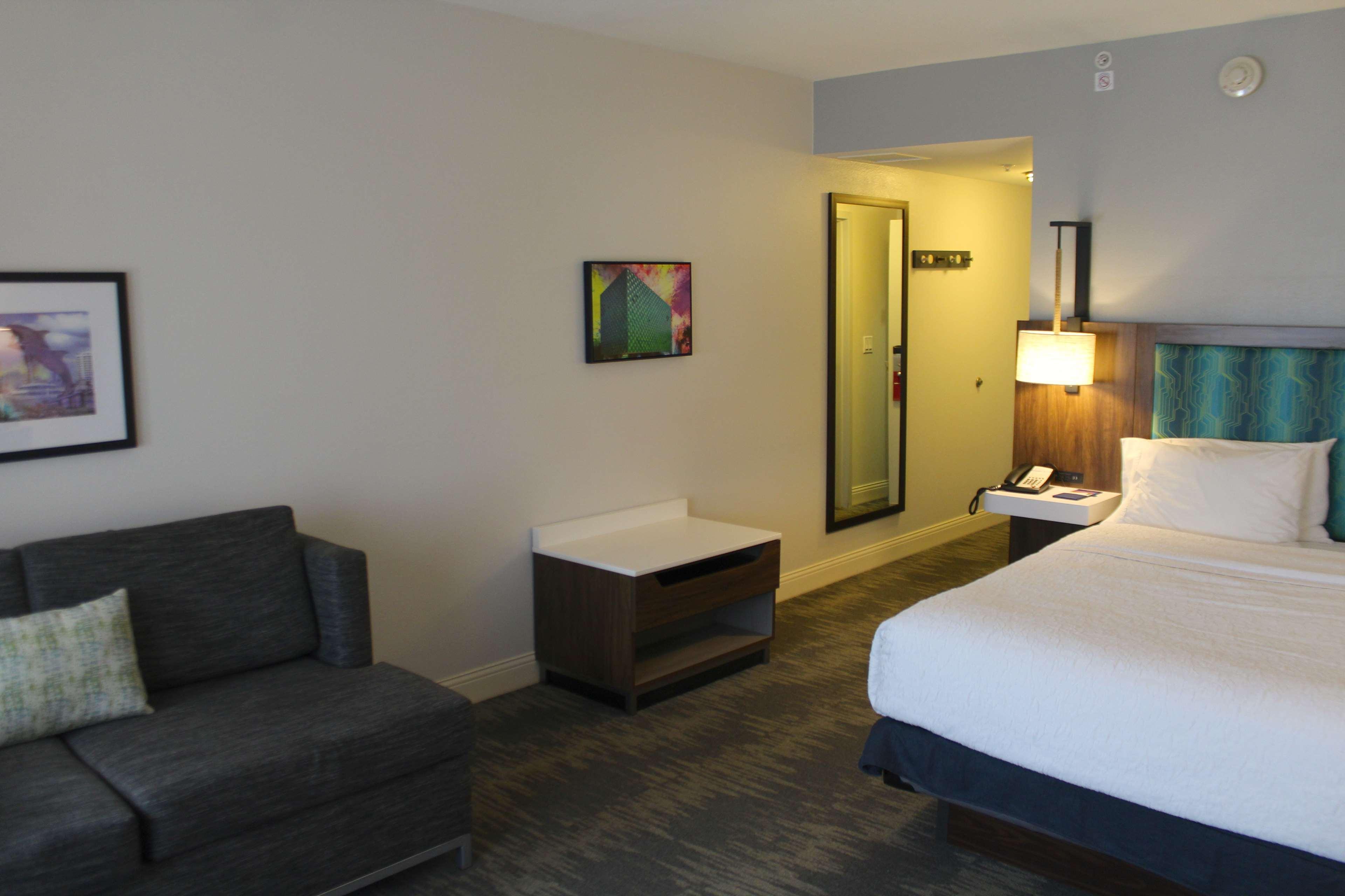 Hampton Inn & Suites Sarasota / Bradenton - Airport Exterior photo