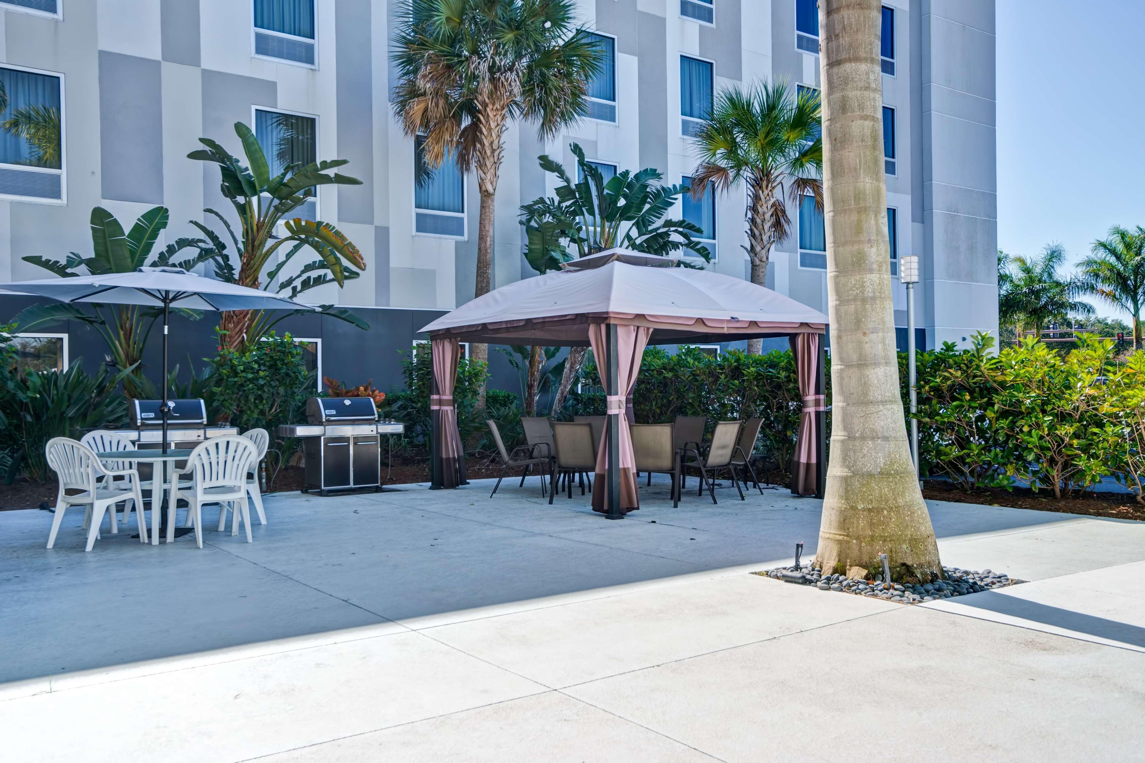 Hampton Inn & Suites Sarasota / Bradenton - Airport Exterior photo