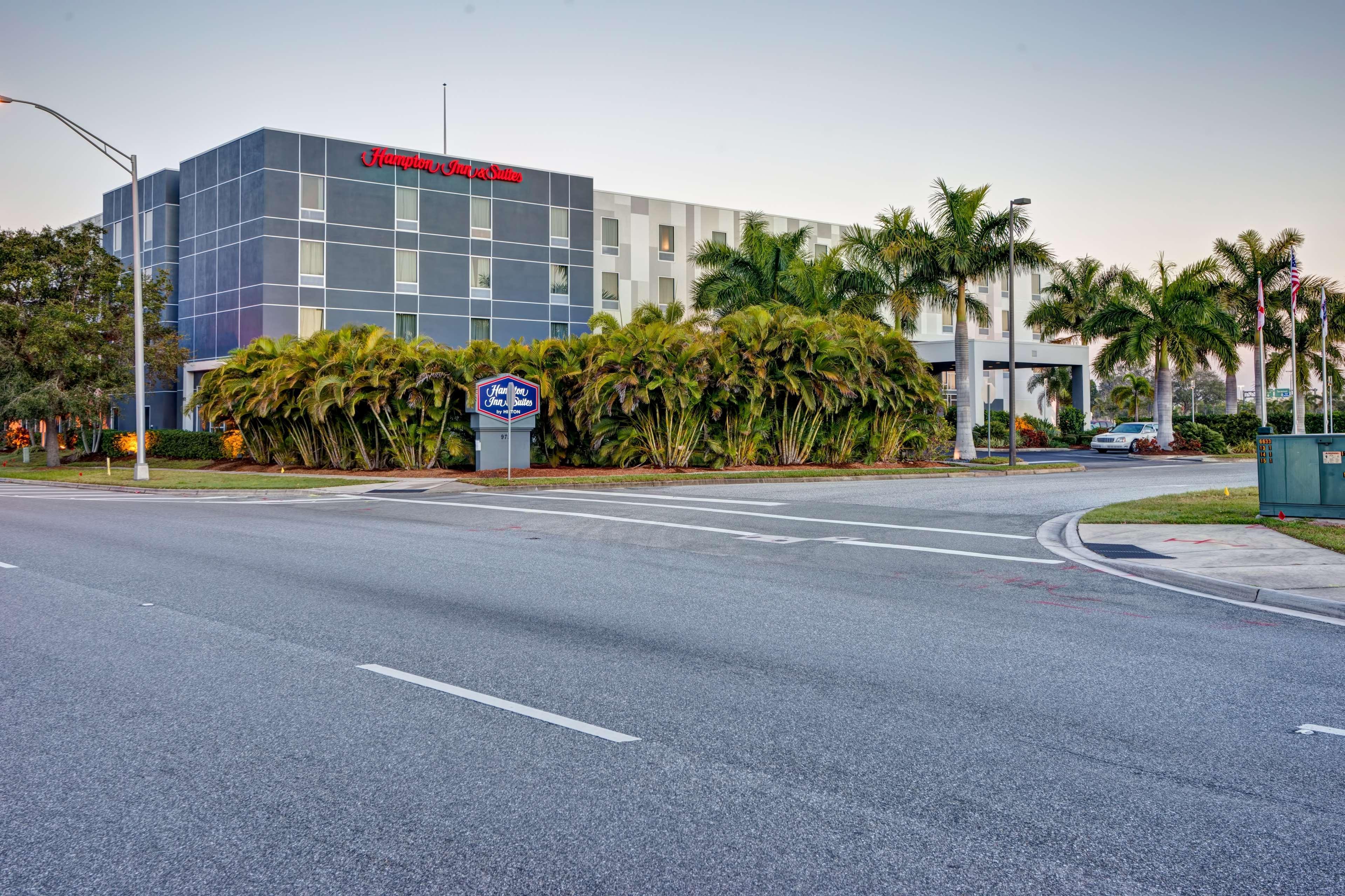 Hampton Inn & Suites Sarasota / Bradenton - Airport Exterior photo