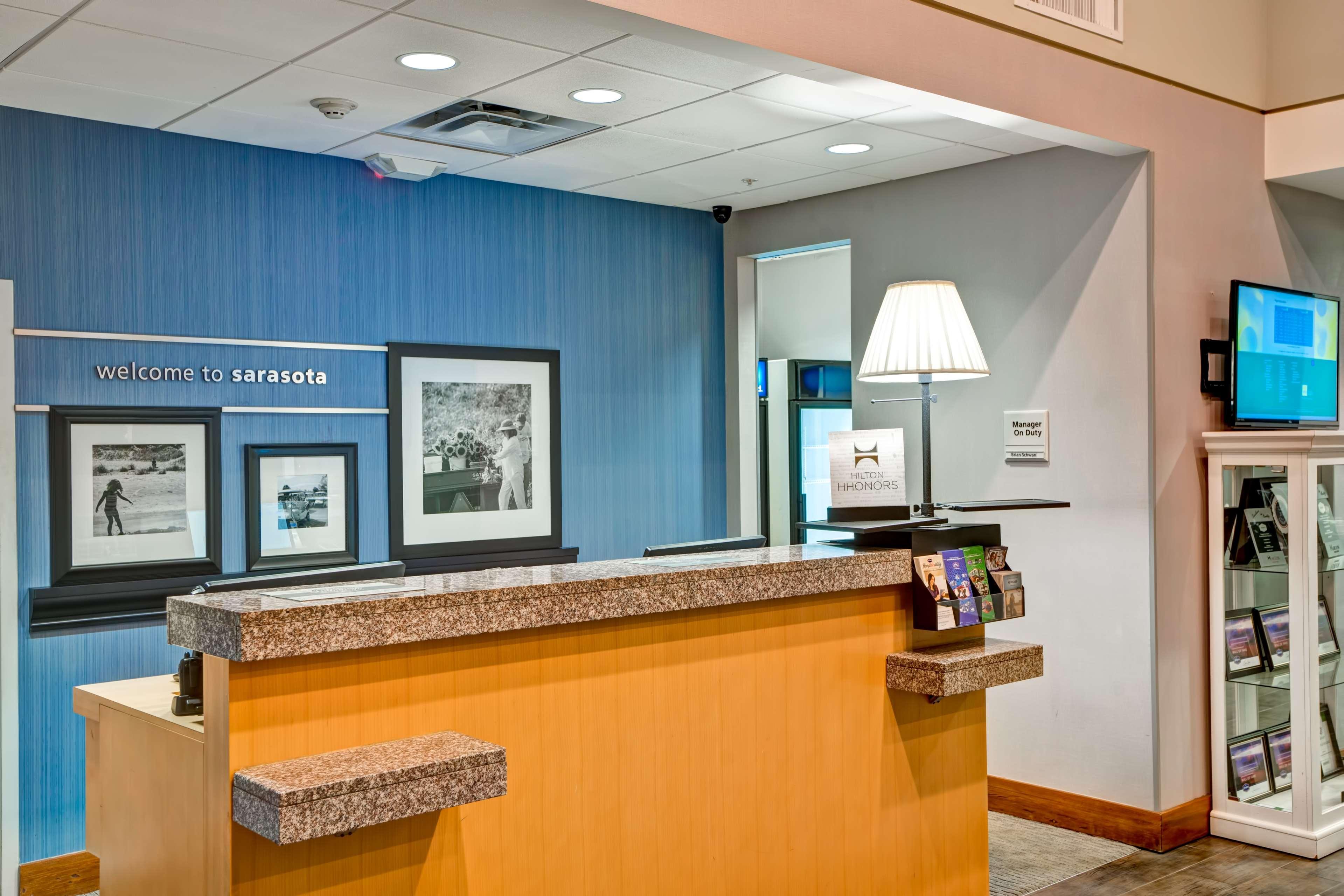 Hampton Inn & Suites Sarasota / Bradenton - Airport Exterior photo