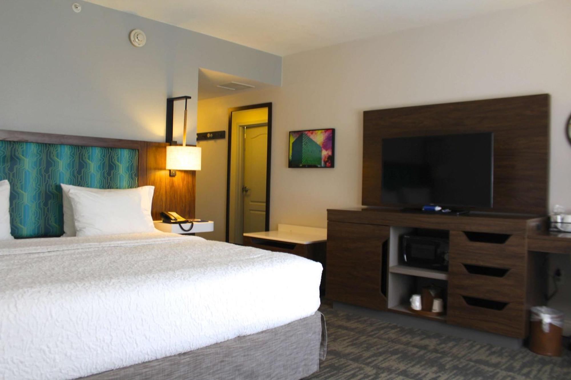 Hampton Inn & Suites Sarasota / Bradenton - Airport Exterior photo